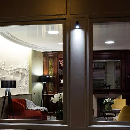 Hotel Ducs De Bourgogne Parigi
