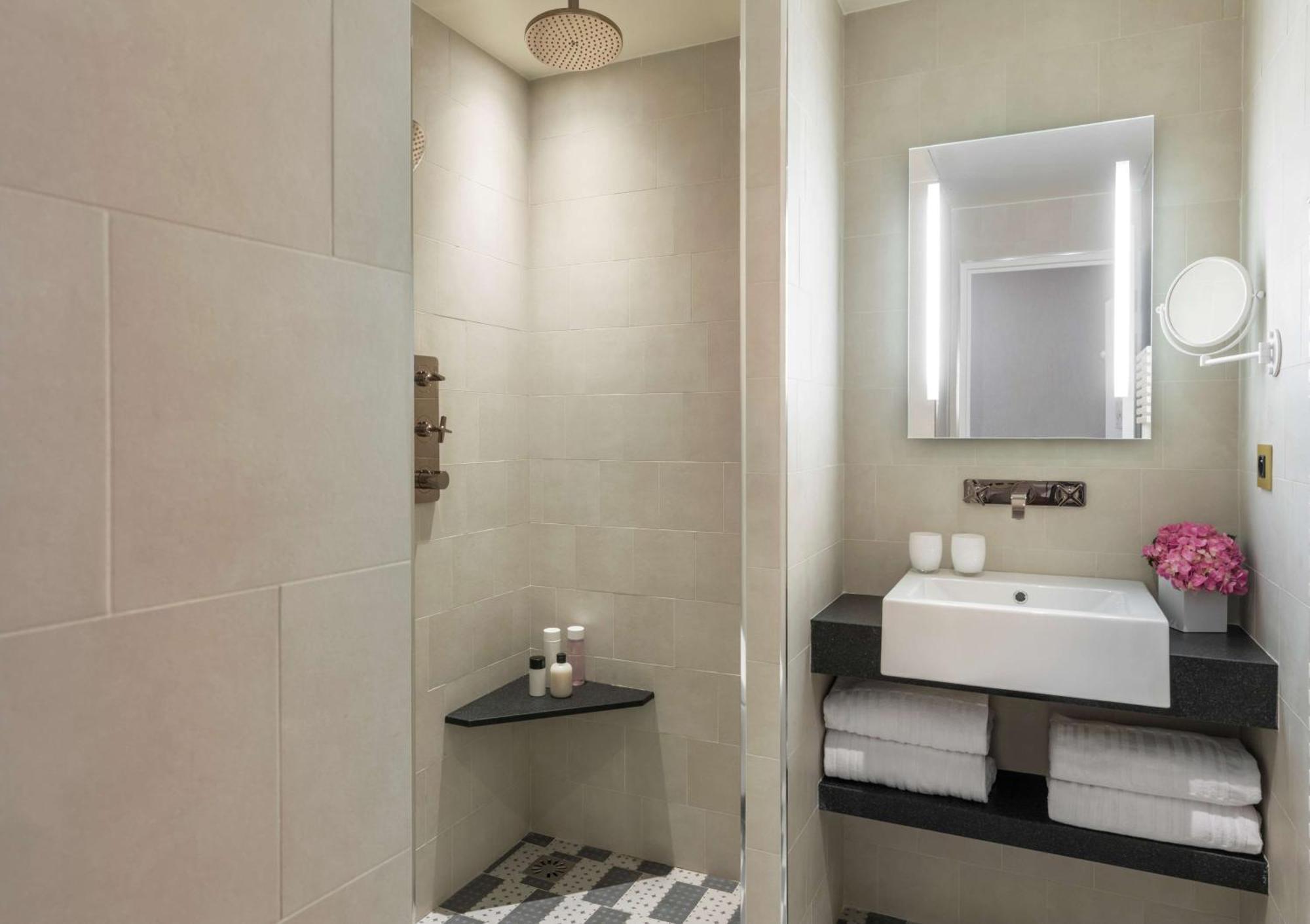 Hotel Ducs De Bourgogne 4*